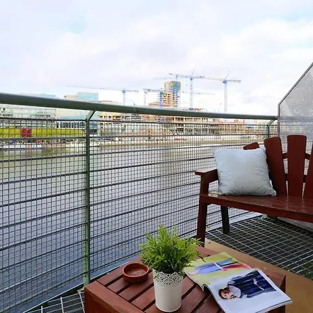 Location With Magnificent Views! 度假居 *